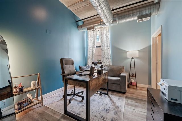 811 W 15th Place 708, Chicago, IL 60608