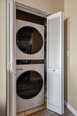 811 W 15th Place 708, Chicago, IL 60608