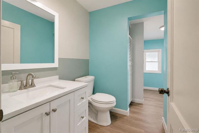 1486 Ives Avenue, Burton, MI 48509
