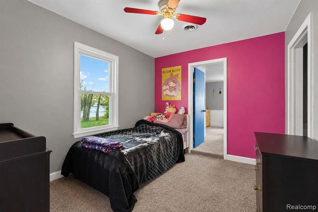 1486 Ives Avenue, Burton, MI 48509