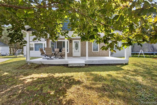 1486 Ives Avenue, Burton, MI 48509