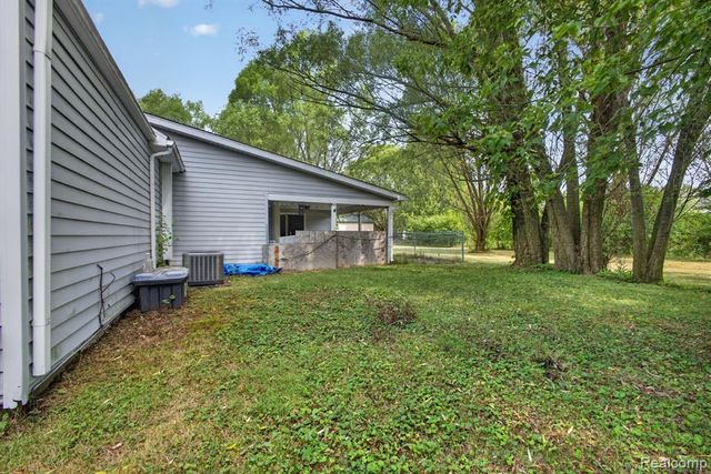 1486 Ives Avenue, Burton, MI 48509