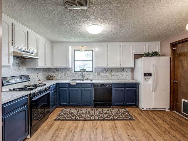 2010 Rising Hill Drive, Norman, OK 73071