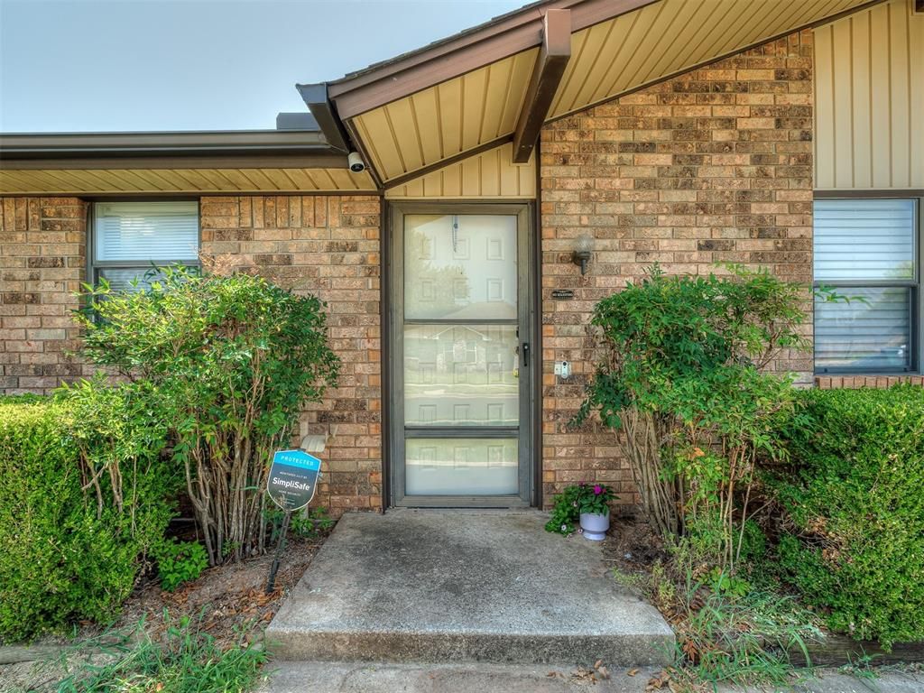 2010 Rising Hill Drive, Norman, OK 73071