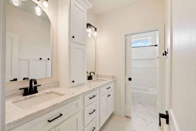 134 Hurst Dr, Leoma, TN 38468