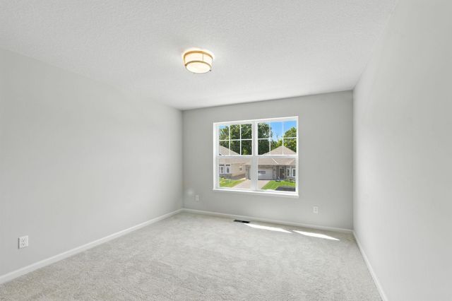 10573 Glenbrook Avenue S, Cottage Grove, MN 55016