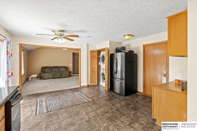 9117 Valley View Drive, La Vista, NE 68128