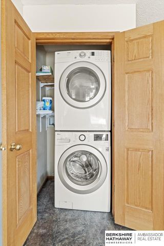 9117 Valley View Drive, La Vista, NE 68128