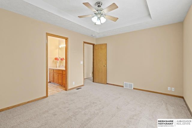 9117 Valley View Drive, La Vista, NE 68128