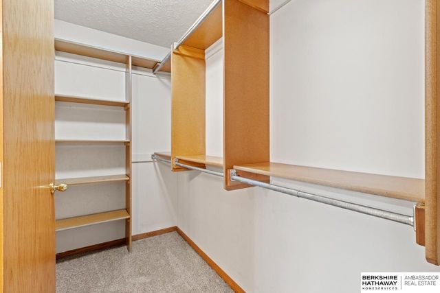 9117 Valley View Drive, La Vista, NE 68128