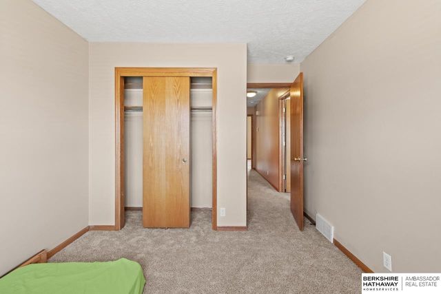 9117 Valley View Drive, La Vista, NE 68128