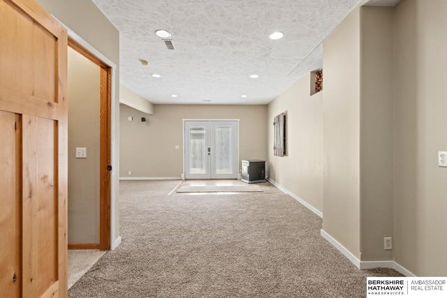 9117 Valley View Drive, La Vista, NE 68128