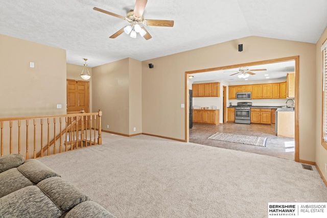 9117 Valley View Drive, La Vista, NE 68128