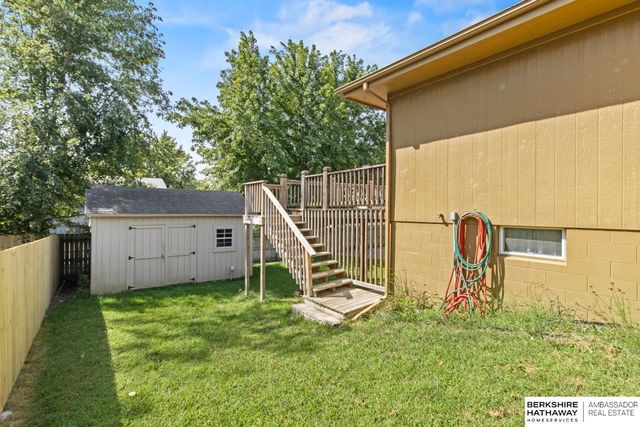 9117 Valley View Drive, La Vista, NE 68128