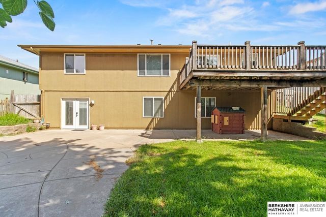 9117 Valley View Drive, La Vista, NE 68128