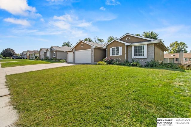 9117 Valley View Drive, La Vista, NE 68128