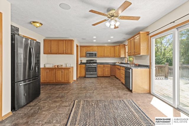 9117 Valley View Drive, La Vista, NE 68128