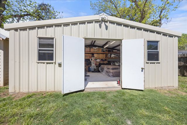 310 W 6th Street, Tolar, TX 76476