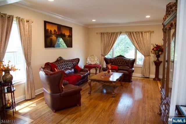 20 Hugenot Street, East Hanover Twp, NJ 07936