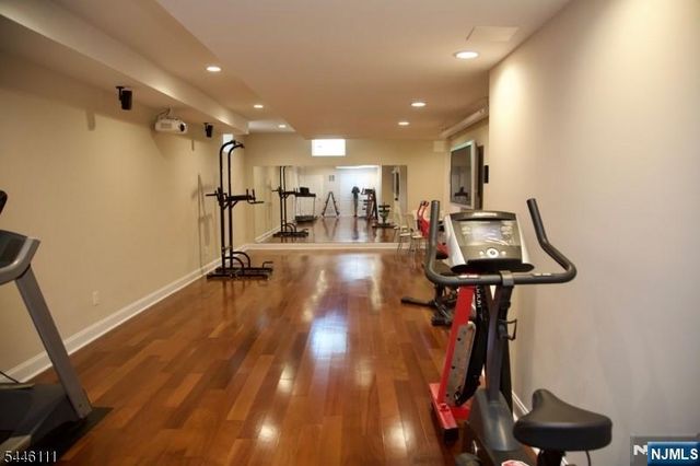 20 Hugenot Street, East Hanover Twp, NJ 07936