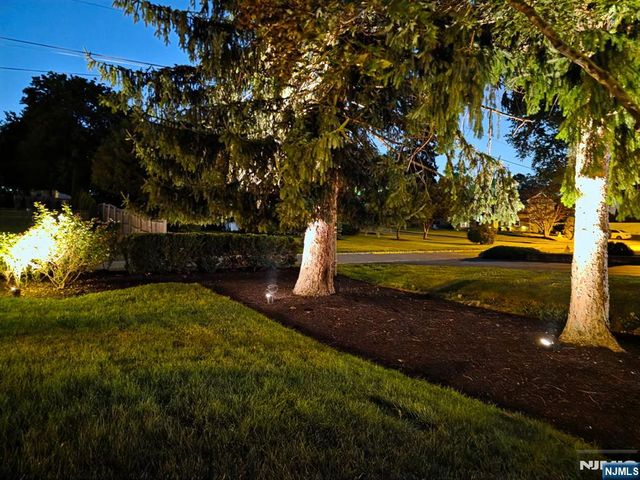 20 Hugenot Street, East Hanover Twp, NJ 07936