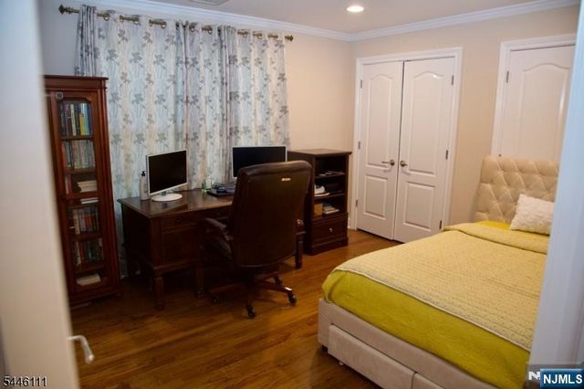 20 Hugenot Street, East Hanover Twp, NJ 07936