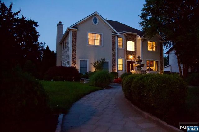 20 Hugenot Street, East Hanover Twp, NJ 07936