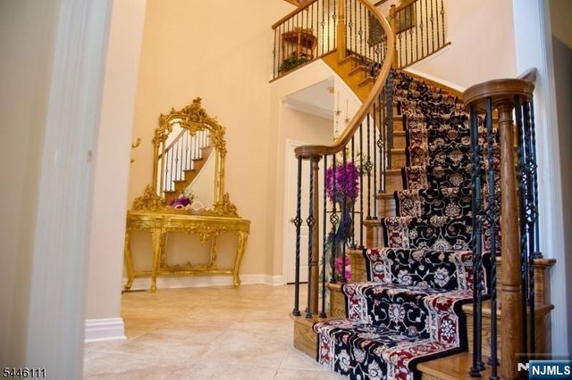20 Hugenot Street, East Hanover Twp, NJ 07936