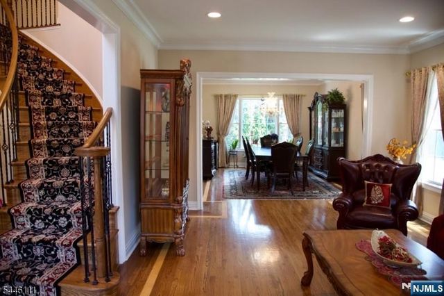 20 Hugenot Street, East Hanover Twp, NJ 07936