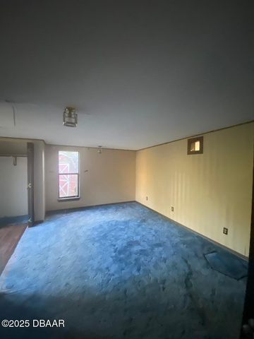 1916 N Halifax Avenue, Daytona Beach, FL 32118