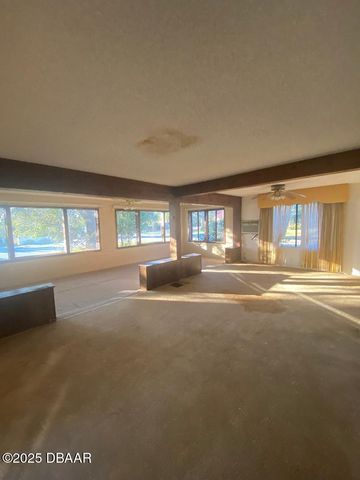 1916 N Halifax Avenue, Daytona Beach, FL 32118