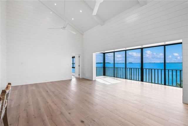 1860 Bay Road 306-E, Vero Beach, FL 32963