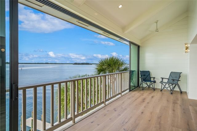 1860 Bay Road 306-E, Vero Beach, FL 32963