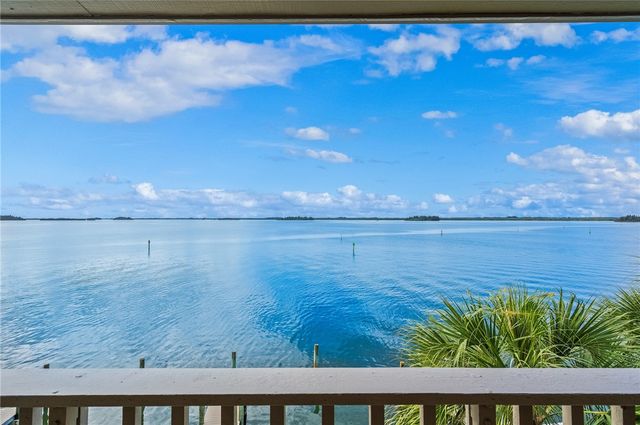 1860 Bay Road 306-E, Vero Beach, FL 32963