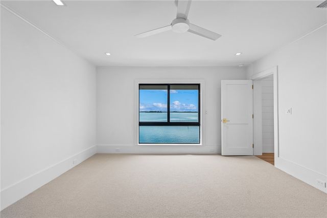 1860 Bay Road 306-E, Vero Beach, FL 32963