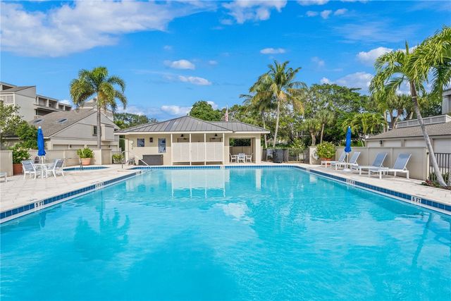 1860 Bay Road 306-E, Vero Beach, FL 32963