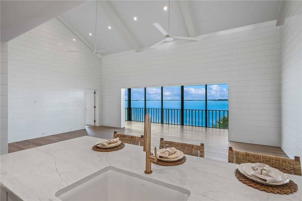 1860 Bay Road 306-E, Vero Beach, FL 32963