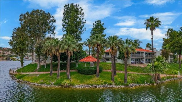 22212 Treasure Island 12, Canyon Lake, CA 92587