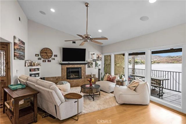 22212 Treasure Island 12, Canyon Lake, CA 92587