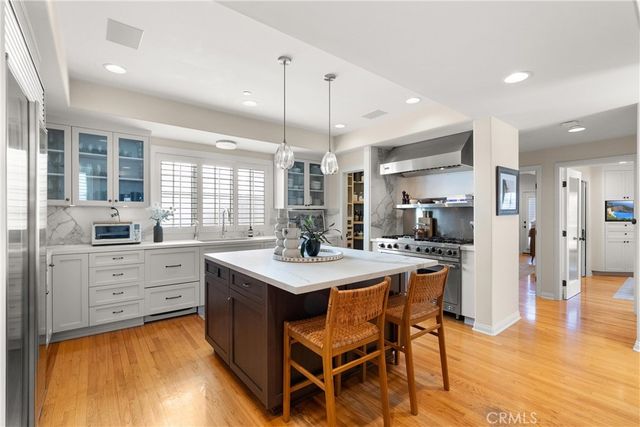 220 20th Street, Manhattan Beach, CA 90266