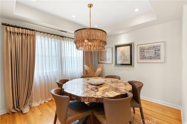 220 20th Street, Manhattan Beach, CA 90266