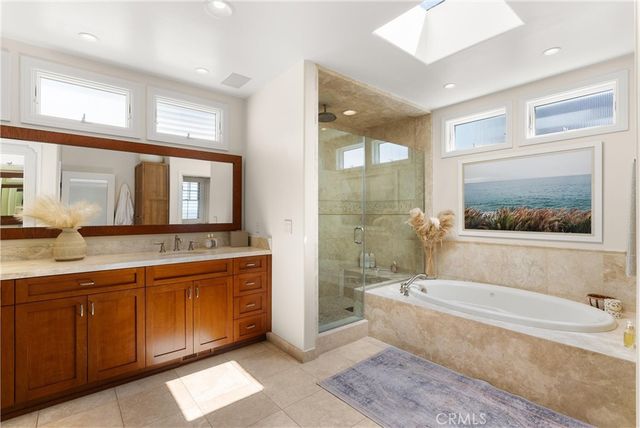 220 20th Street, Manhattan Beach, CA 90266