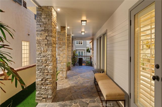 220 20th Street, Manhattan Beach, CA 90266