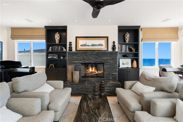 220 20th Street, Manhattan Beach, CA 90266