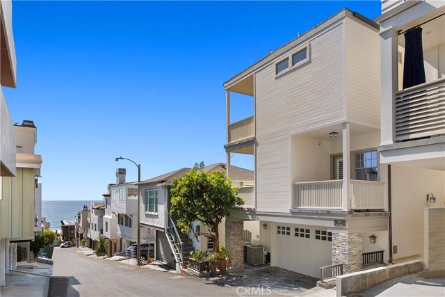 220 20th Street, Manhattan Beach, CA 90266