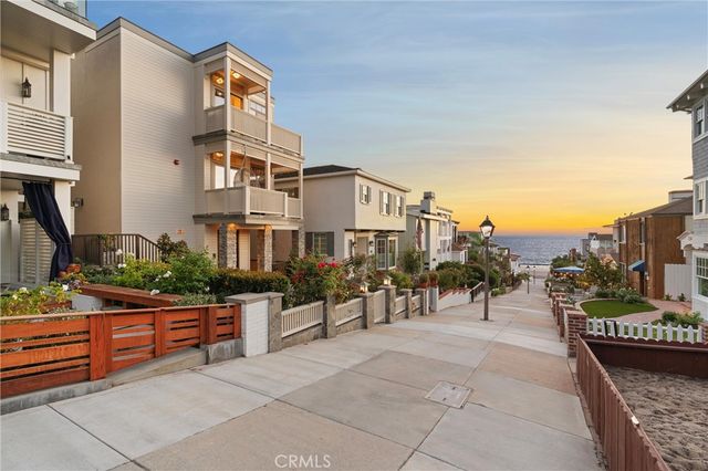 220 20th Street, Manhattan Beach, CA 90266