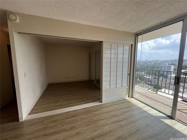2754 Kuilei Street 1604, Honolulu, HI 96826