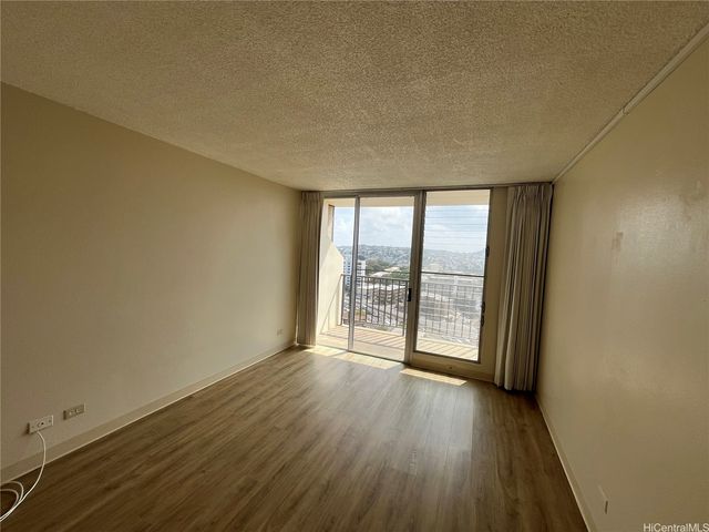 2754 Kuilei Street 1604, Honolulu, HI 96826
