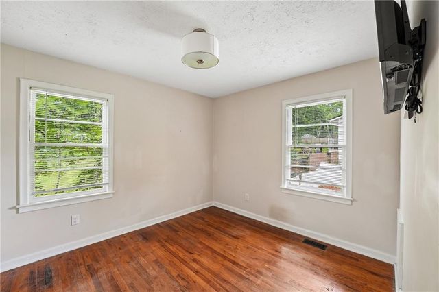1040 McLinden Avenue SE, Smyrna, GA 30080