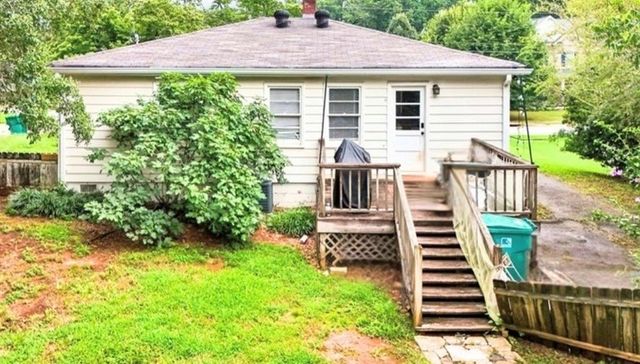 1040 McLinden Avenue SE, Smyrna, GA 30080